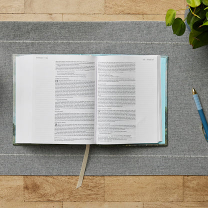 NKJV, Journal the Word Bible, Cloth over Board, Blue Floral, Red Letter, Comfort Print: Reflect, Journal, or Create Art Next to Your Favorite Verses