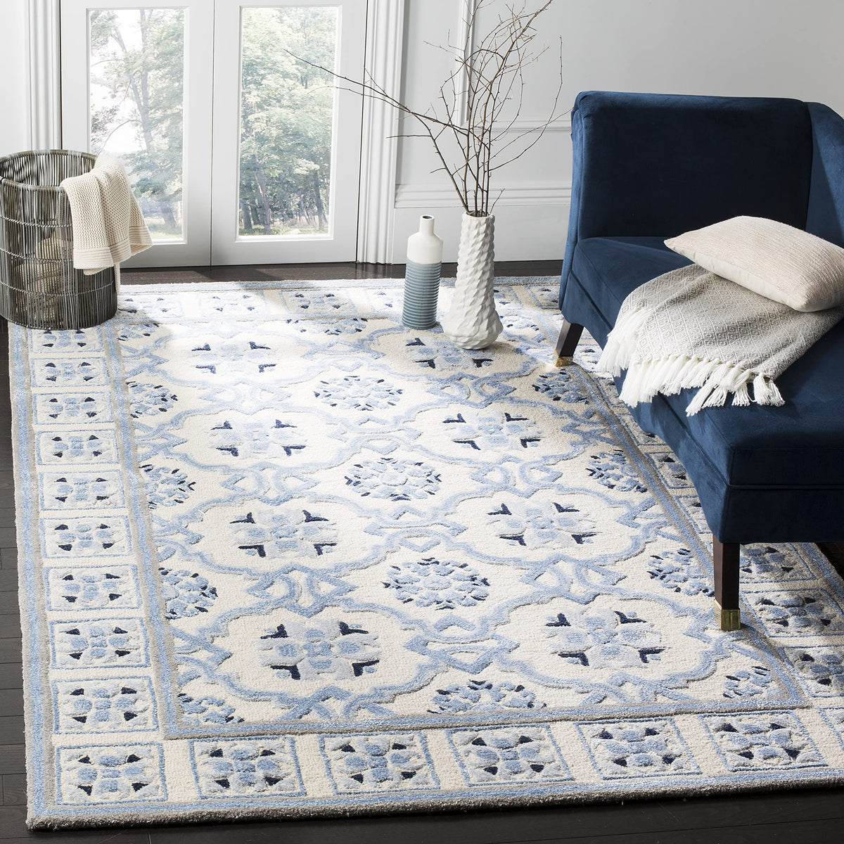 SAFAVIEH Bella Collection 8' x 10' Ivory/Blue BEL155A Handmade Premium Wool & Viscose Area Rug